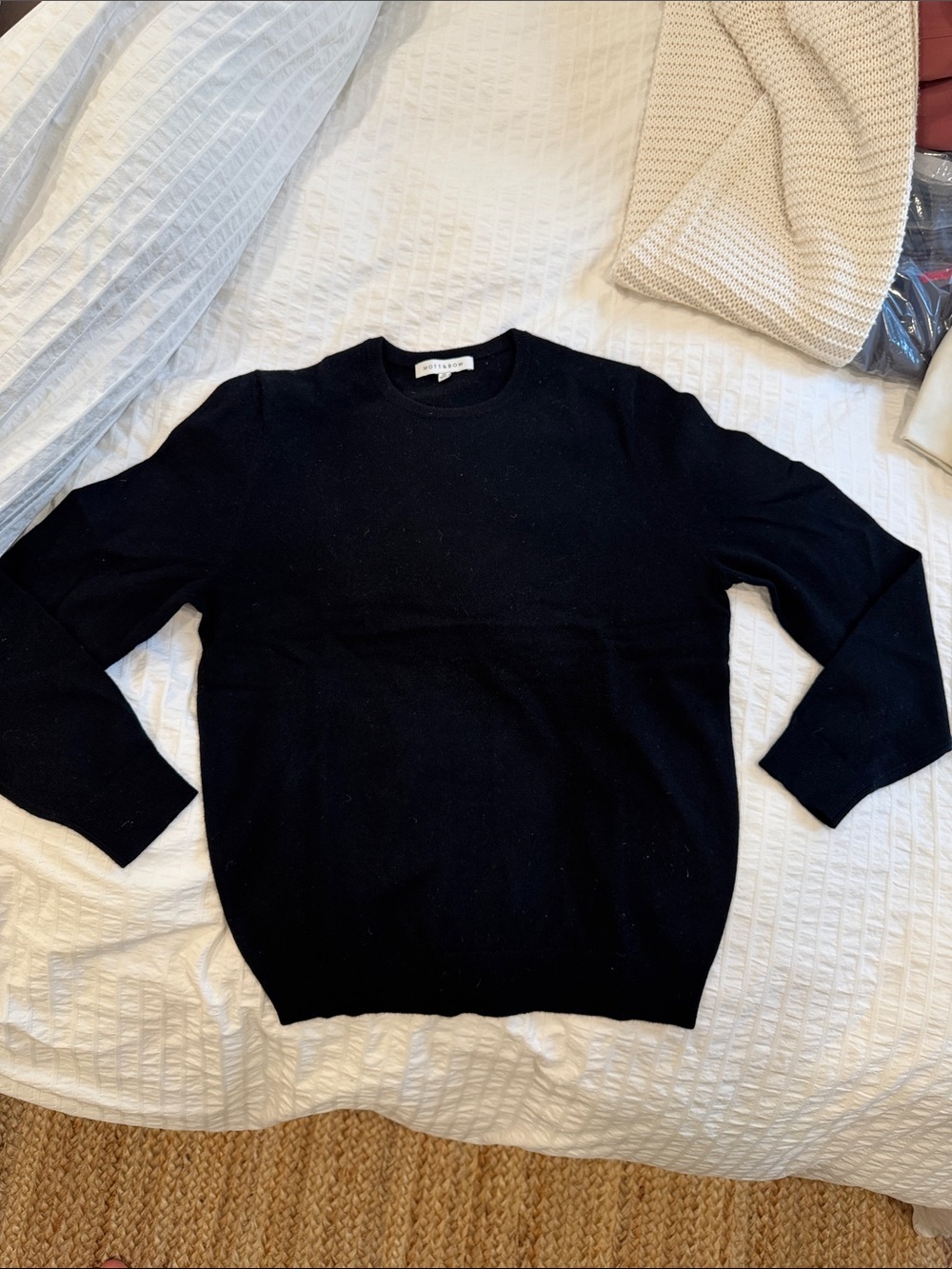 Men's Black Crewneck cashmere Sweater - Classic Knit